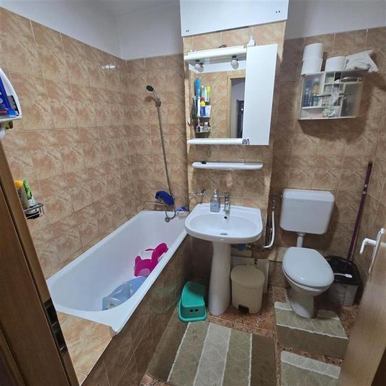 Dacia - apartament 2 camere decomandat bucatarie patrata - etajul 1 - 54mp - 8