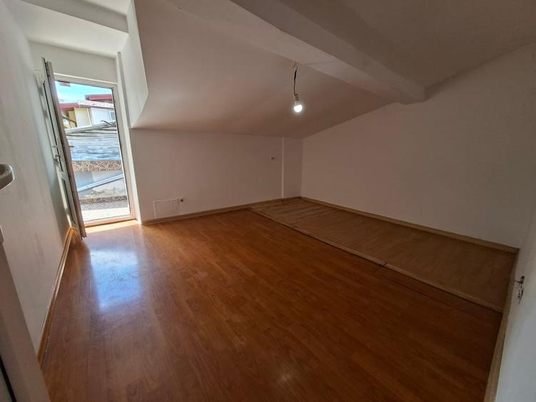 Piata Unirii, Calea Calarasilor, Hala Traian, PROPRIETAR, vand casa P+M, 4 cam. - 13