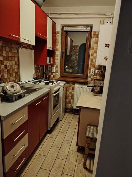 Inchiriez apartament 3 camere - 2