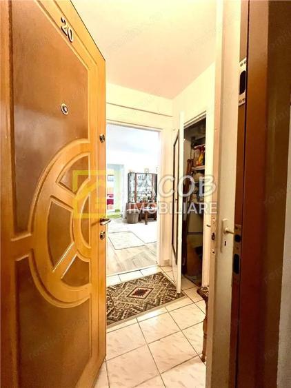 Apartament cu doua camere semidecomandate, zona Aviatori, Bacau - 1