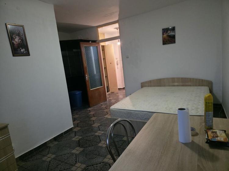 Inchiriez garsoniera 300euro fix la 10min de Unirii LIBERA ! - 3