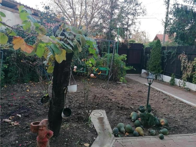 Casă cu 9 camere cu Teren 300 Mp în Lunei