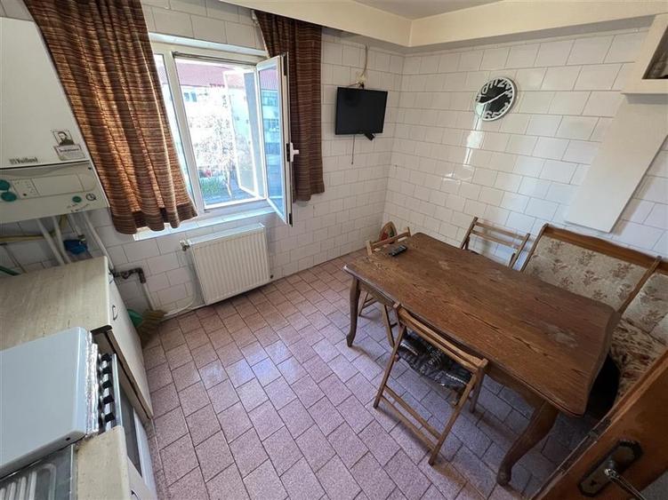 Apartament 4 camere, 100 mp, etaj 3, zona Longinescu - 2