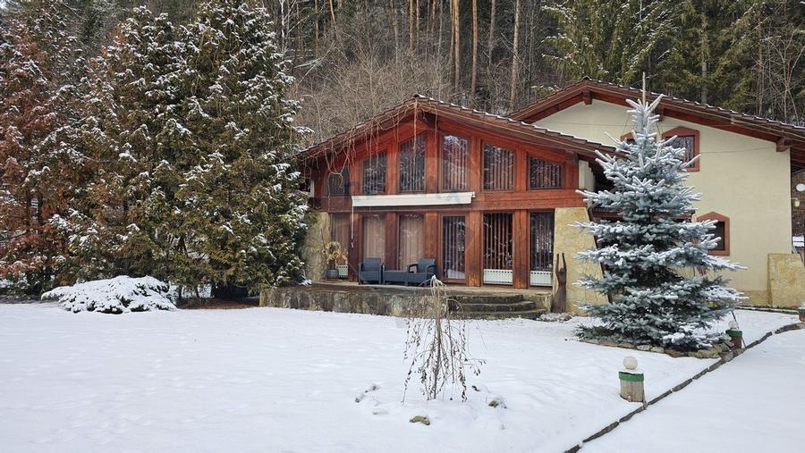 Vila de lux cu 4 camere de vanzare in Campulung Moldovenesc, Suceava - 2