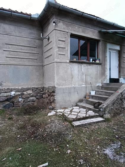 Casa de vanzare cu teren generos - 3