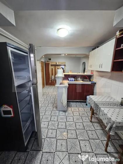 Apartament cu 3 camere decomandat, mobilat în Obcini