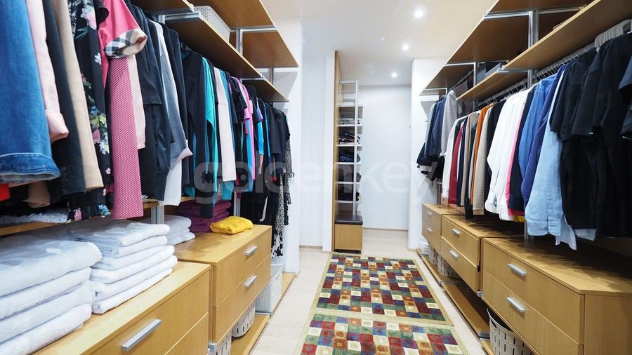 Vilă impresionantă pe un singur nivel | piscina | 2 garaje - 12