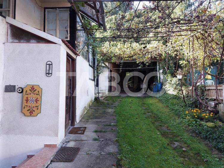 Casa de vanzare cu 2 apartamente separate si teren 500 mp Cisnadioara - 30
