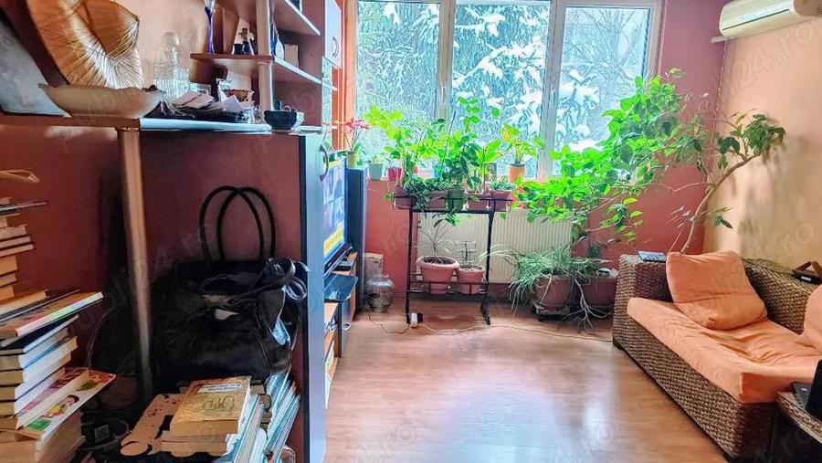 Apartament 3 camere decomandat de vanzare Berceni- Pta Sudului, bloc 1978, etaj 3 4 - 4