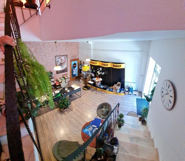 Inchiriez spatiu comercial - 1