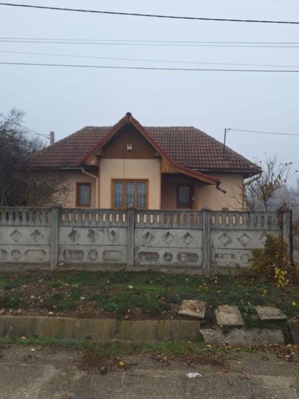 Vand casa in Cornesti, pozitie excelenta - 4