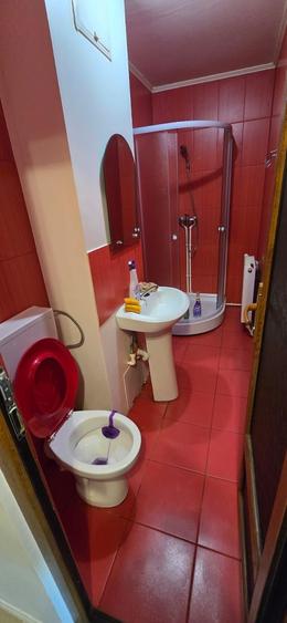 Inchiriez garsoniera - 2