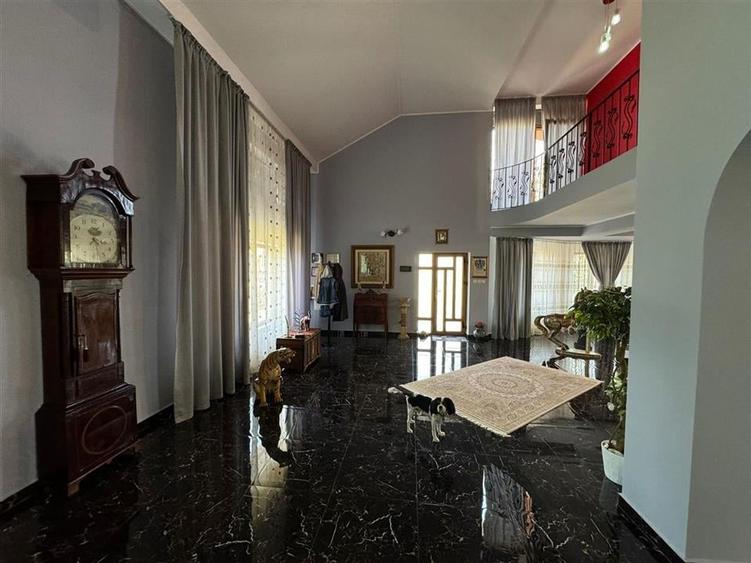 Vila de vanzare in Garoafa,suprafata construita 472mp si teren 1935mp - 21