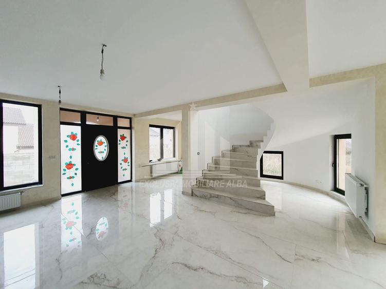 Casa individuala | 240 mp | 502 mp teren | Cetate - zona Piata - 3