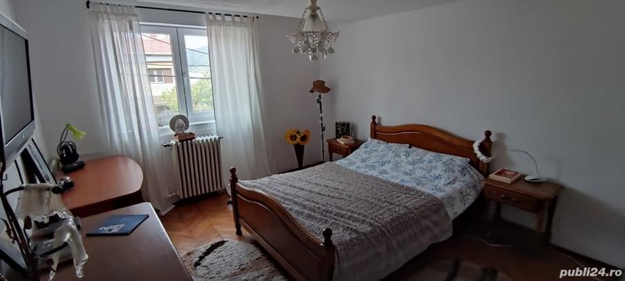 Casă cu 5 camere cu Teren 80 Mp în Orșova