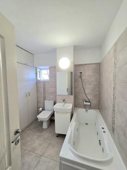 Apartament cu 3 camere decomandat, mobilat în Tomis III
