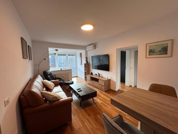 Vanzare apartament renovat doua camere mobilat/utilat Palatul Cotroceni - 4