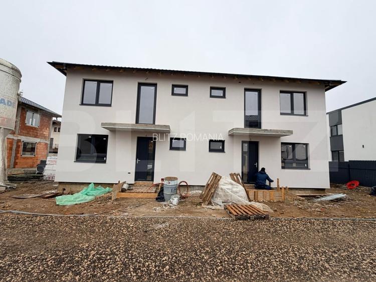 Duplex cu 3 dormitoare, 3 bai si teren de 220 mp la doar 155.000 euro negociabil