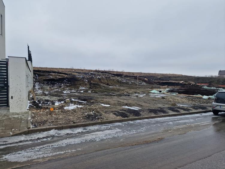De Vanzare 500 mp Teren Intravilan -Tatarasii Noi -Suceava - 2