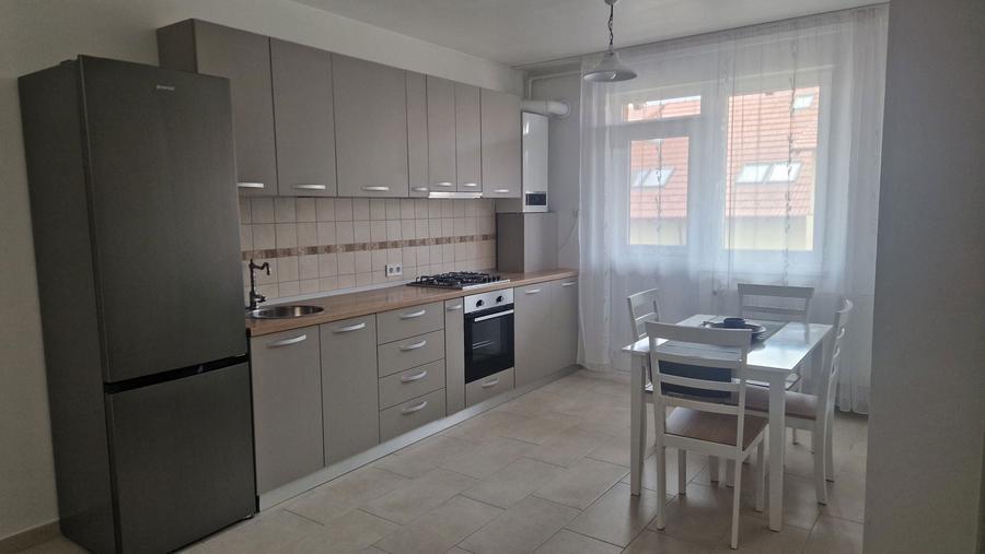 Inchiriez apartament 2 camere- cu parcare Cntru - 5