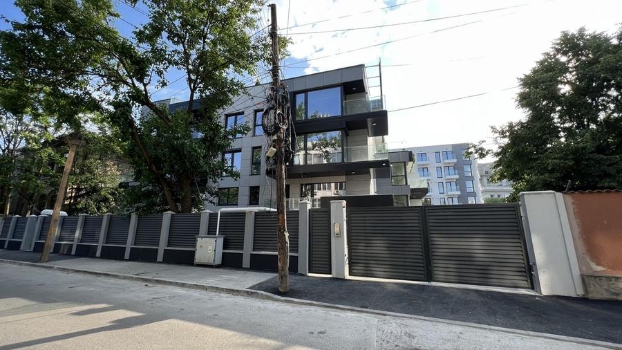 Unirii, Palatul Parlamentului, Mitropolie - 3