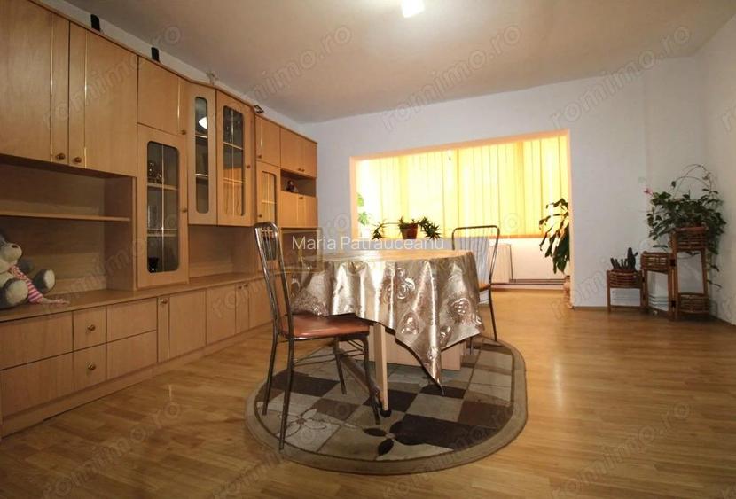 3 camere, centrala, decomandat-Fabric