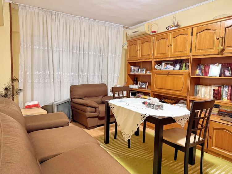 Inchiriez apartament 3 camere - 6