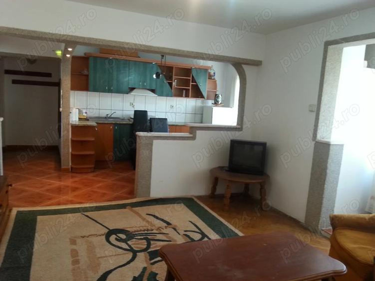 Inchiriez apartament 3 camere,etaj IV,B-dul Traian,Satu Mare - 2