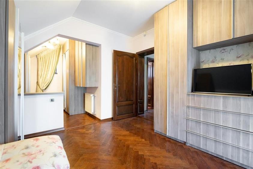 RECO Vila cu 5 camere str. Apateului- zona Nufarul - 26