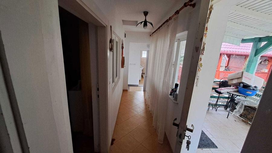 Casa P+1, foisor, anexe, gratar, renovata integral, 3000 mp curte livada - 2