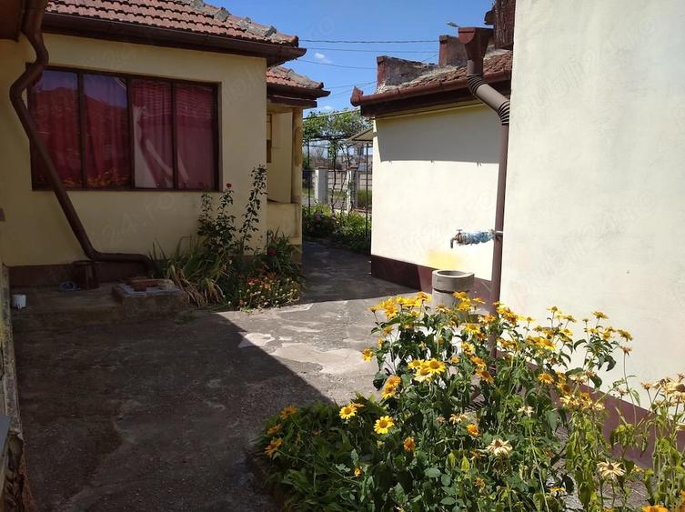 Casă cu Teren 472 Mp în Grădiște