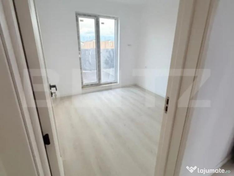 Casa de vanzare in Sanpetru teren 300 m2, suprafa? - 4