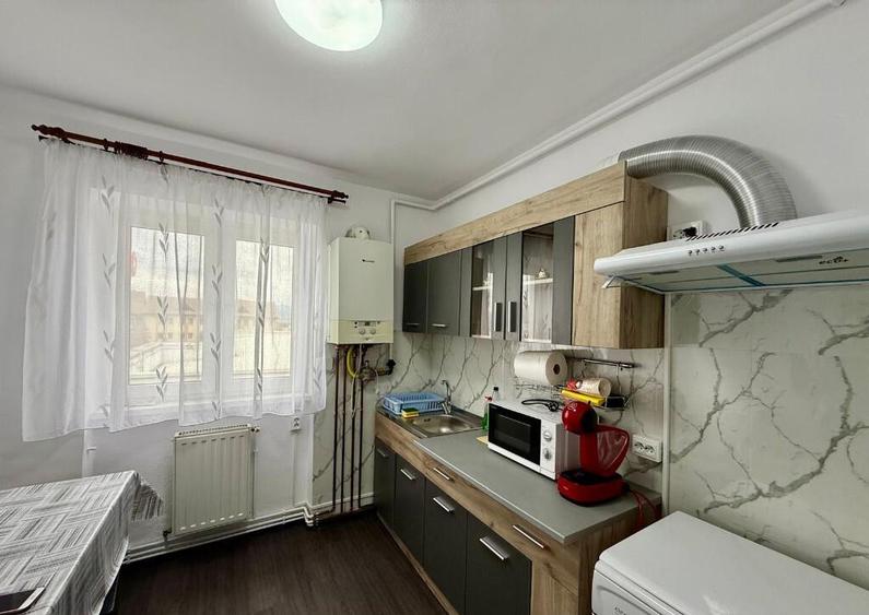 Apartament 3 camere complet renovat Zona Dacia etaj 3 - 5