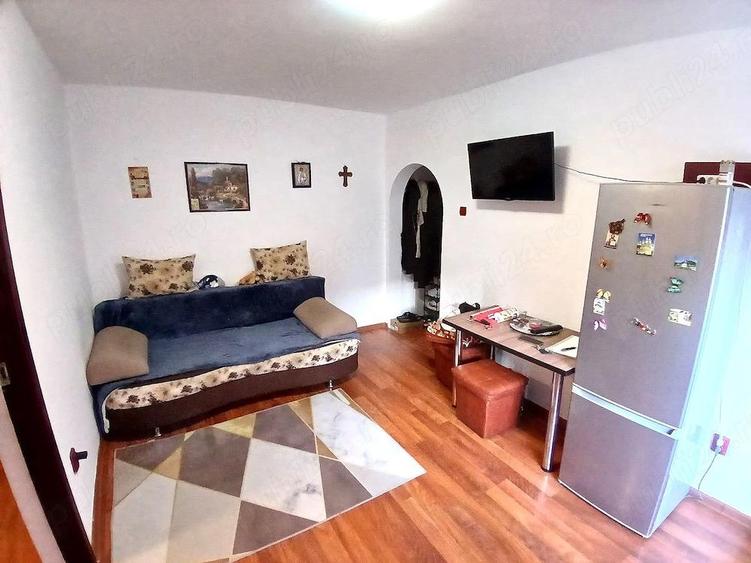 Apartament 2 camere Tecuci etaj 1, zona centrala - 2