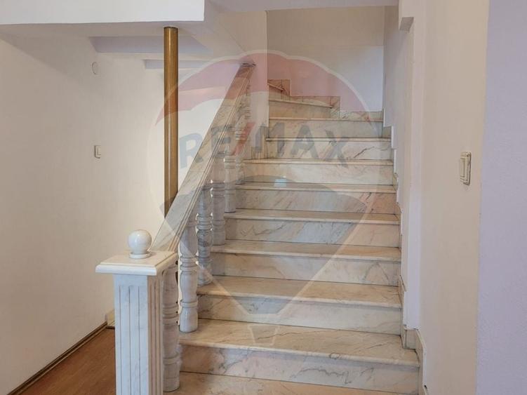 VILĂ MIXTĂ DE VÂNZARE – STRADA 1 DECEMBRIE 1918 - 12