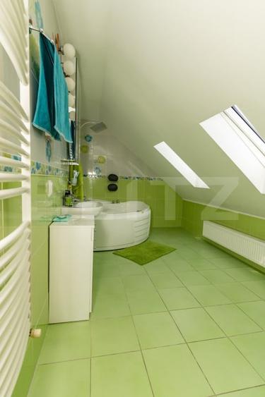 Vila exclusivista, de vanzare, cu 8 camere, 400 mp, zona Peris - 18