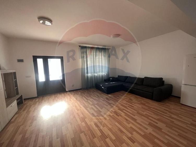 Casă / Vilă de vânzare str Dobrogeanu Gherea Radauti - 3