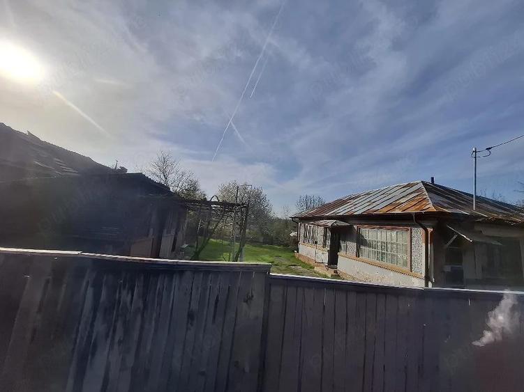 casa batraneasca si teren - 2