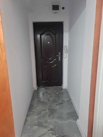 Garsoniera cf 1 in Onesti langa piateta, etaj 2. 0757.678.898 - 3
