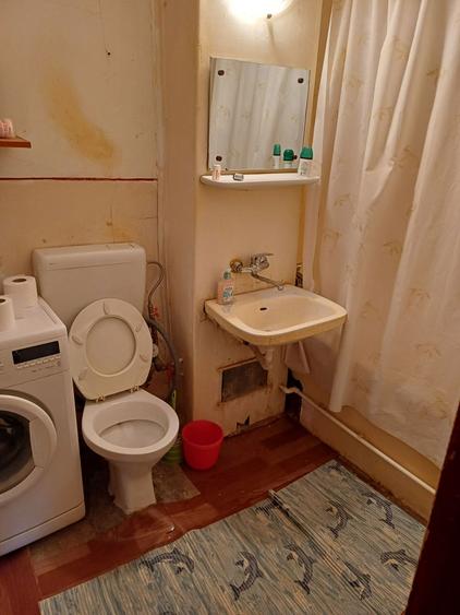 Vand ap cu doua camere decomandat etaj 1 central - 2