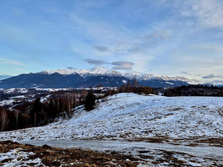 Teren cu priveliste deosebita /muntii Bucegi,in sat Pestera/Moeciu zona La Odai - 8