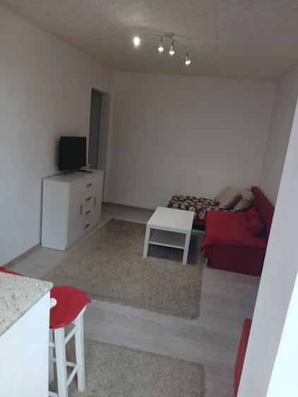 Inchiriez apartament, 2 camere. Zona: Vlaicu, Fat Frumos - Utilat cu centrala proprie. - 4