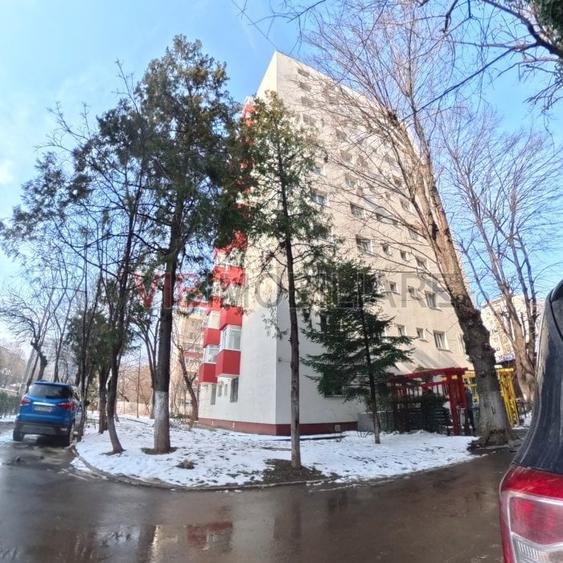 Brancoveanu -Piata Sudului - Garsoniera mobilata - utilata cu centrala proprie - 9