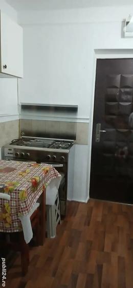 Inchiriez garsoniera etajul 1 - 8