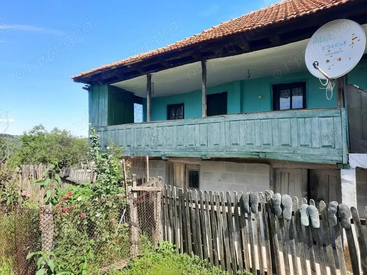 Casa de vanzare cu teren - 1