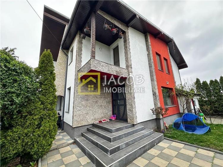 Casă individuală cu 3 camere cu Teren 300 Mp în 9 Mai