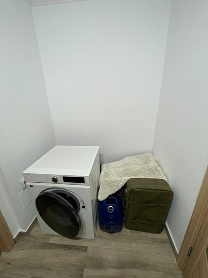 Apartament cu 2 camere semidecomandat, mobilat în Podu Roș