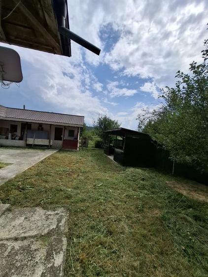 Casă cu 3 camere cu Teren 2370 Mp în Mihăești