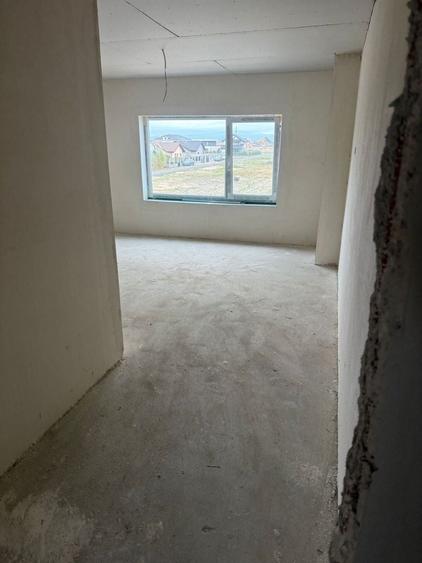 Apartament cu 4 camere decomandat în Moșnița Veche