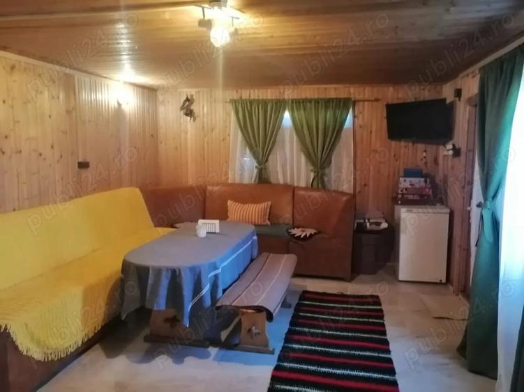 Casă cu 4 camere cu Teren 2100 Mp în Poiana Stampei
